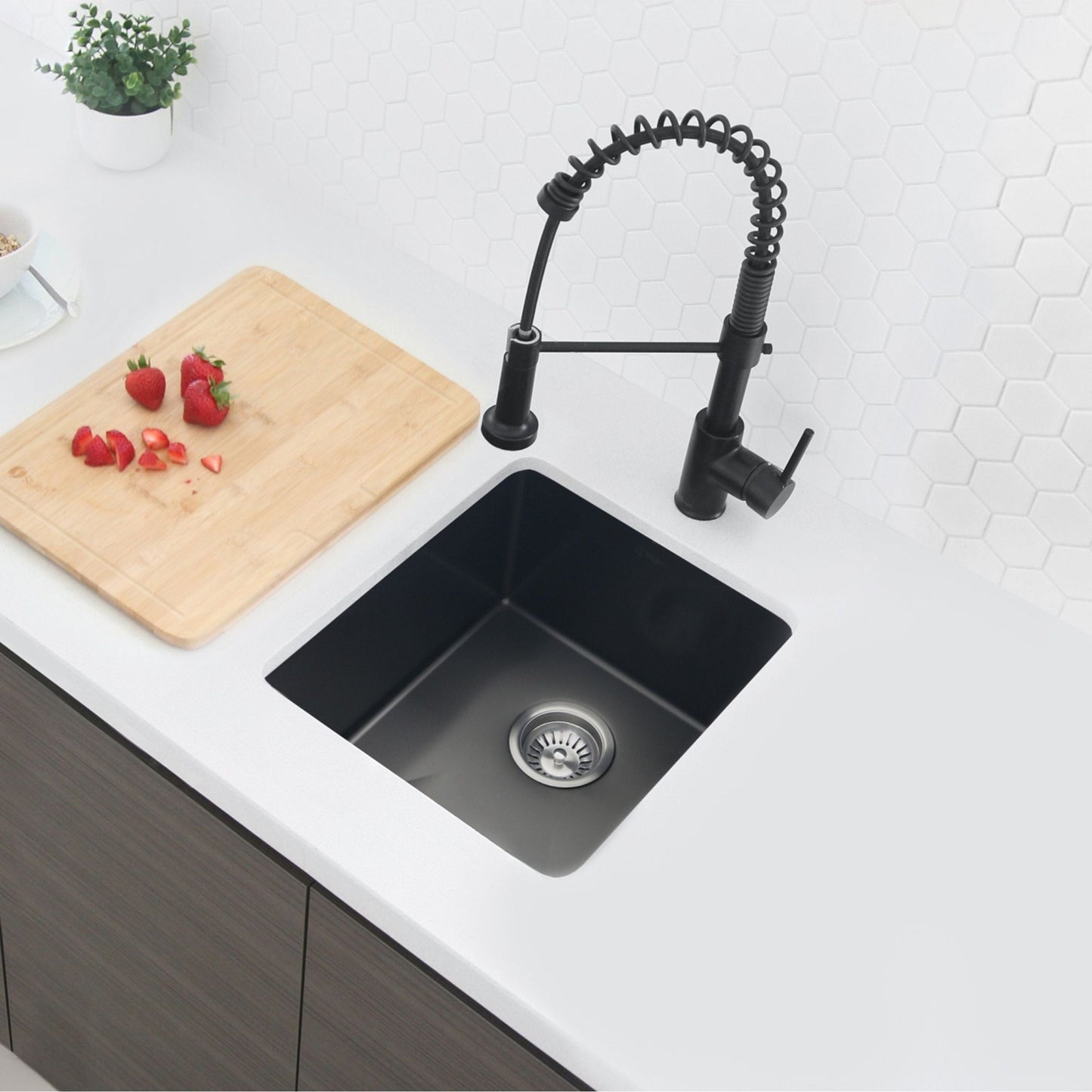 Stylish Milano 17.5" Kitchen Faucet Single Handle Pull Down Dual Mode Lead Free Matte Black Finish K-107N