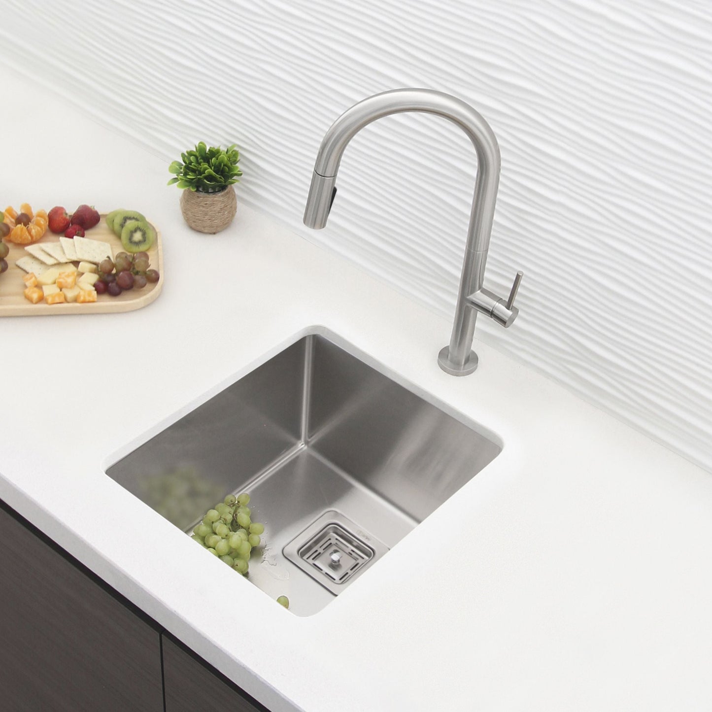 Stylish Kubo 16" x 18" Single Bowl Stainless Steel Kitchen Sink with Square Strainer S-509XG